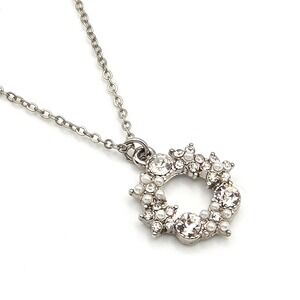 Silver Tone Crystal and Faux‎ Pearl Wreath Pendant Necklace Adjustable Chain